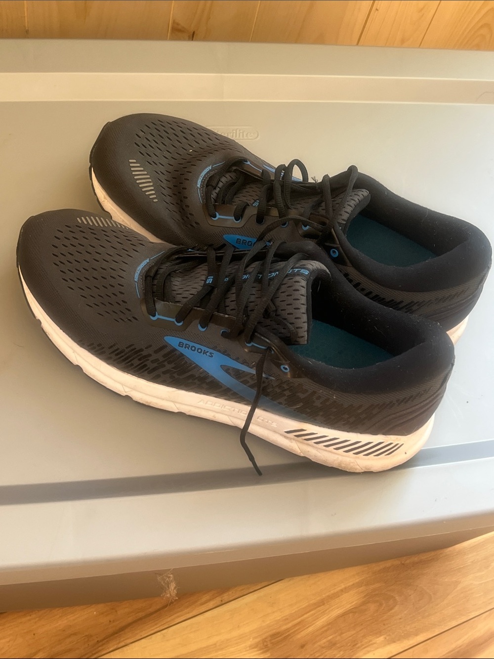 Brooks ‘beast’ running shoes size 16